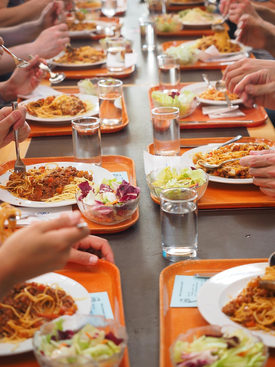 spaghetti, meal, canteen, dish, nourishment, industrial kitchen, tomato sauce, to eat, munch, food, to reach, spatula, mass-produced, big kitchen, canteen, canteen, canteen, canteen, canteen